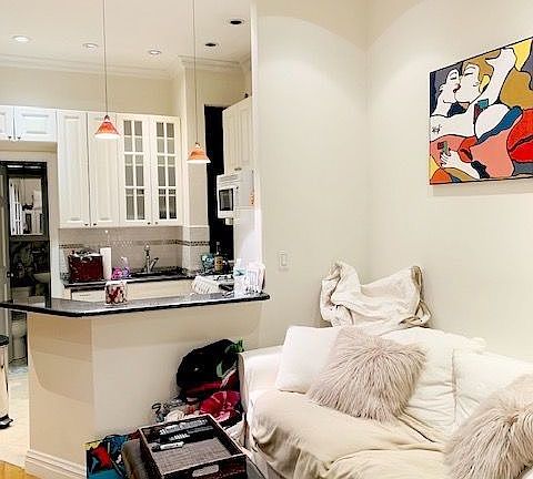 4th image of 211 E 34th St APT 3B