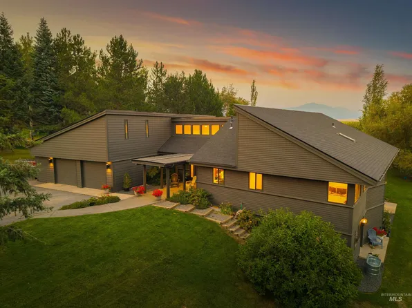 2048 Arborcrest Rd, Moscow, ID 83843