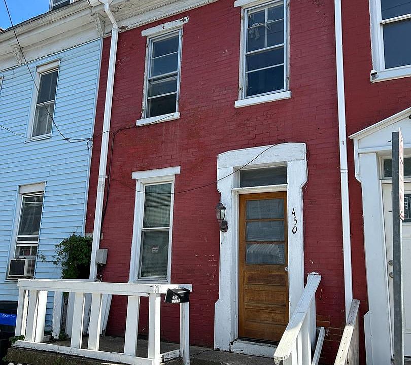 1st image of 450 E Walnut St