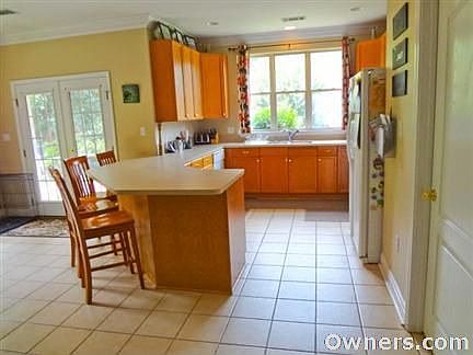 kitchen, bright and airy