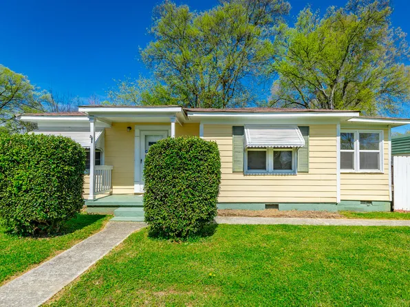 1713 Strawberry Ln, Hixson, TN 37343