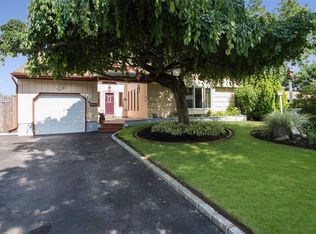 11 Austin St, Bellport, NY 11713