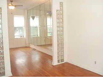 Rented by Eleni Moustakis LREB