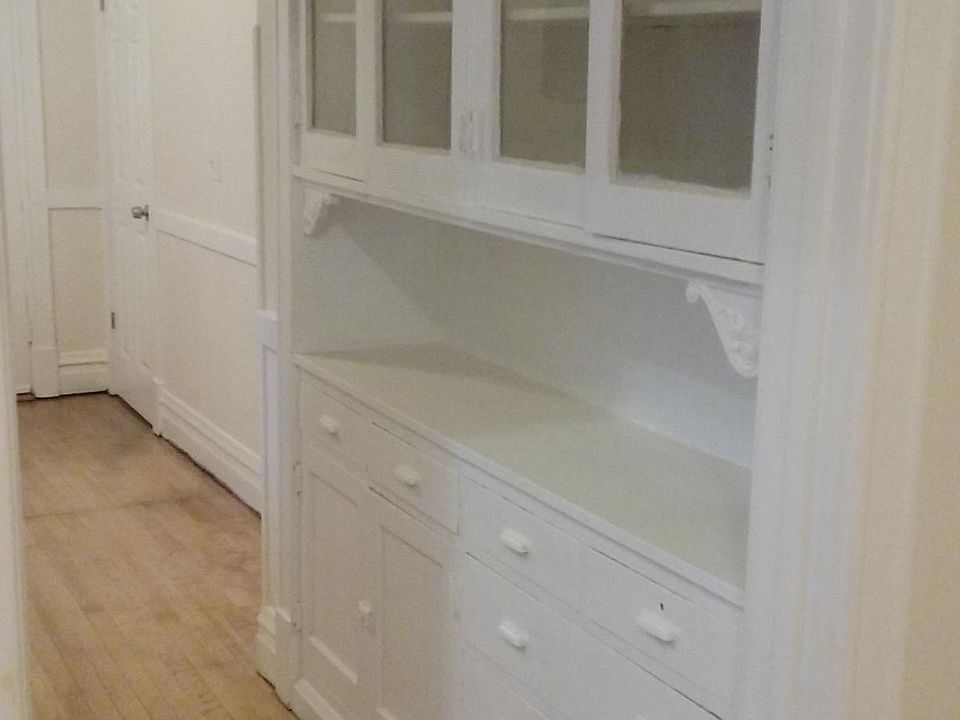 VINTAGE BUILT IN HUTCH