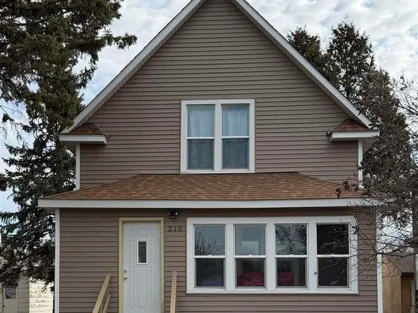 210 4th St S, Virginia, MN 55792