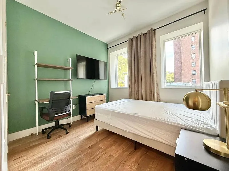 4 bed, 4.0 bath, $1,330 — Photo 2
