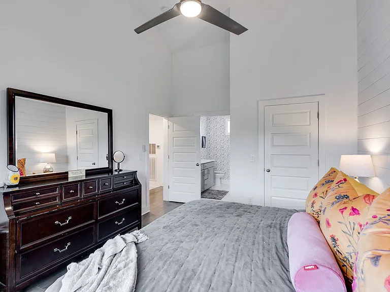 700 James Ave #17 — Photo 24