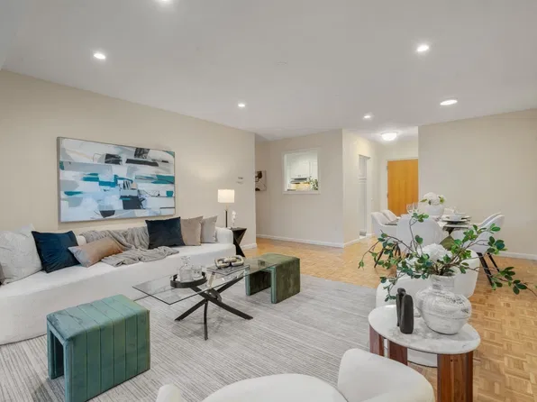 41 Centre St APT 106, Brookline, MA 02446