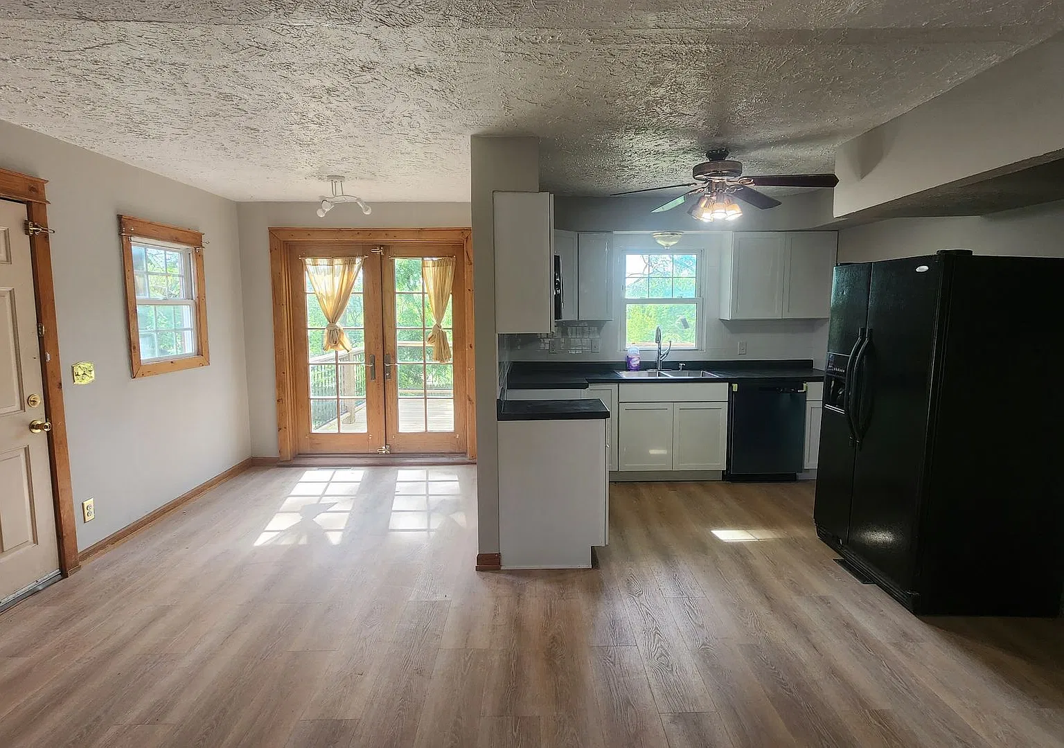 Spacious 4 bedroom — Photo 3