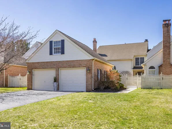 412 Windrow Clusters Dr, Moorestown, NJ 08057