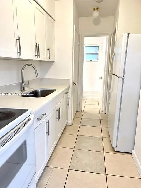 1204 NE 5th Ave #3