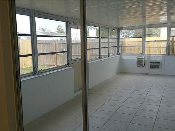 4th image of 3301 Rock Royal Dr