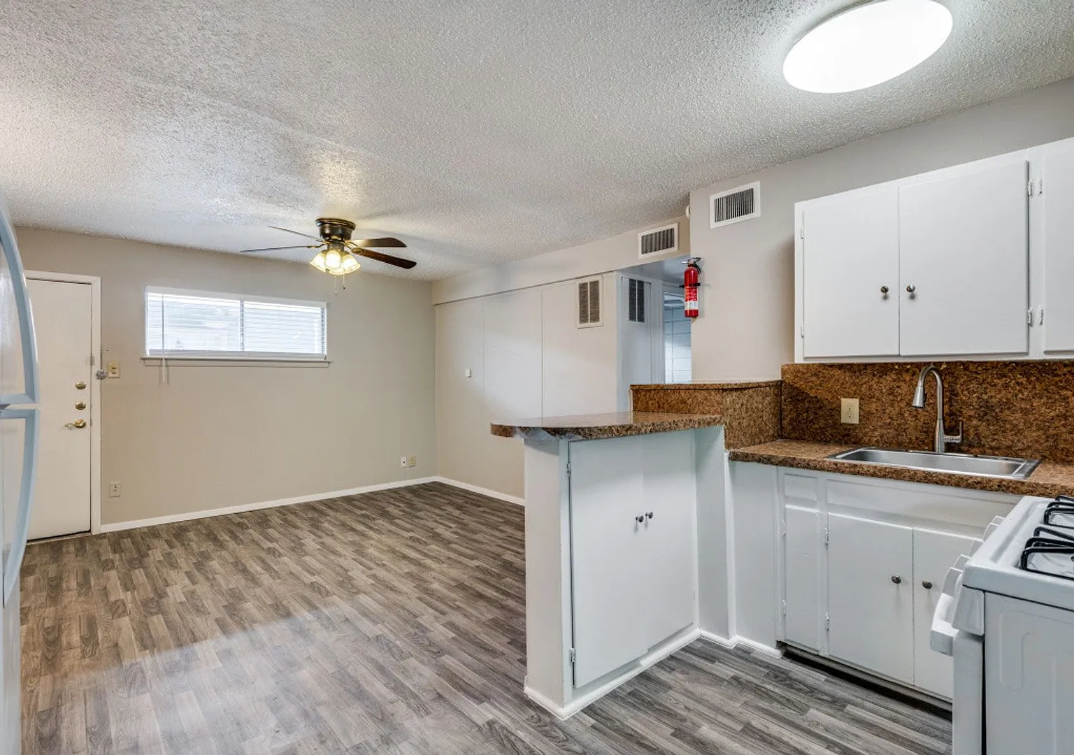 Villa Capri Apartments — Photo 4
