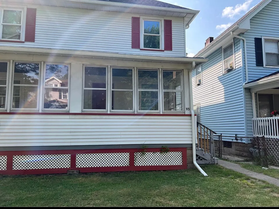 95 Morton St #95