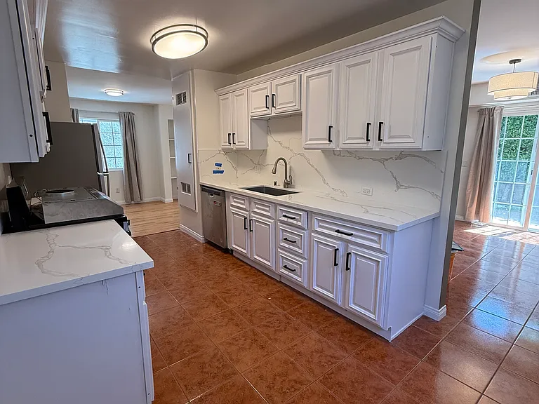 2446 S Centinela Ave — Photo 24