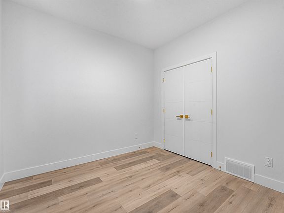 4th image of 3508 44th Ave