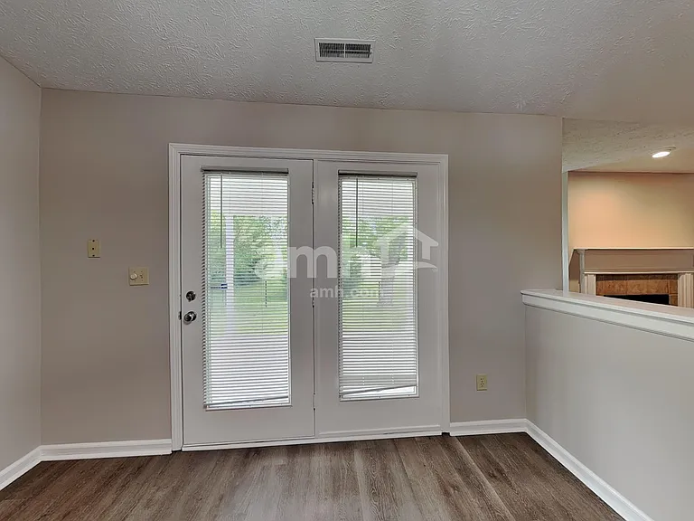 8074 Sydney Ln — Photo 4