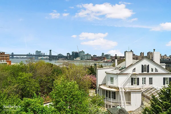 Sold by Sotheby's International Realty | media 5