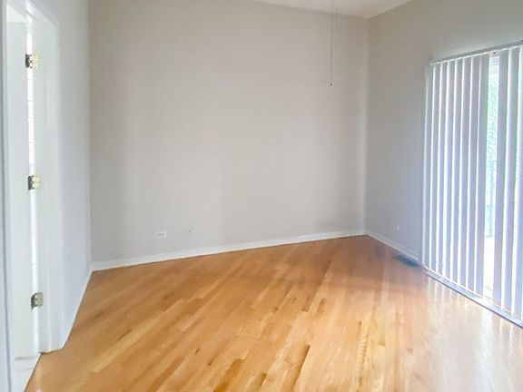 3rd image of 2730 N Wayne Ave #A