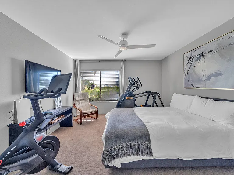 Second bedroom
