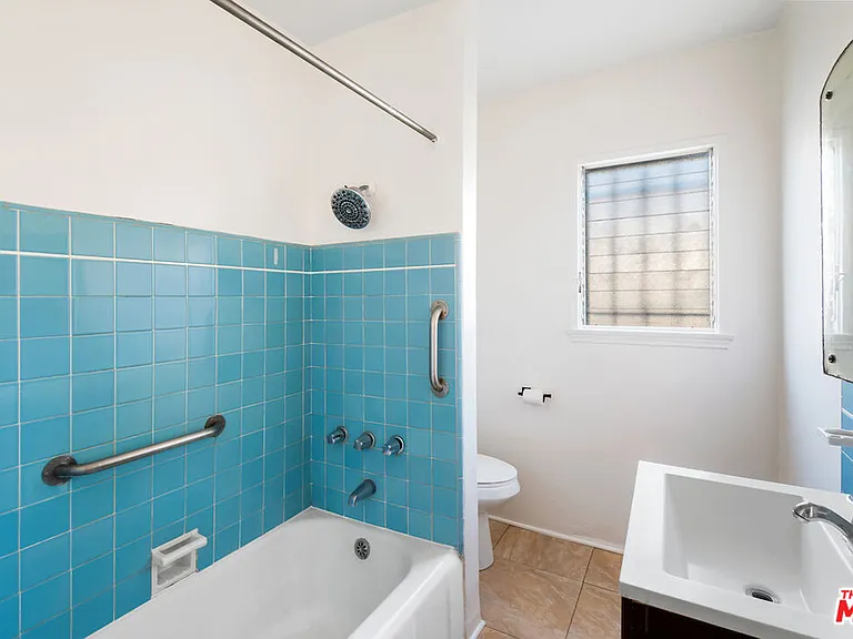 326 N Sierra Bonita Ave — Photo 8