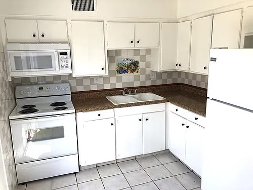 2335 Daley St #1 Photo 1