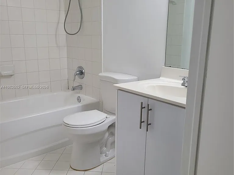 2921 SE 13th Ave #106-48 — Photo 13