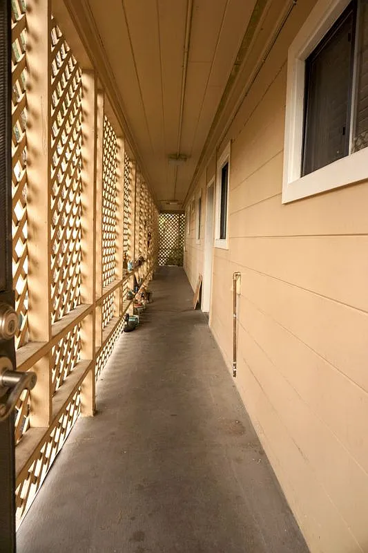 2 bed, 1.0 bath, 900 sqft, $2,195 — Photo 3
