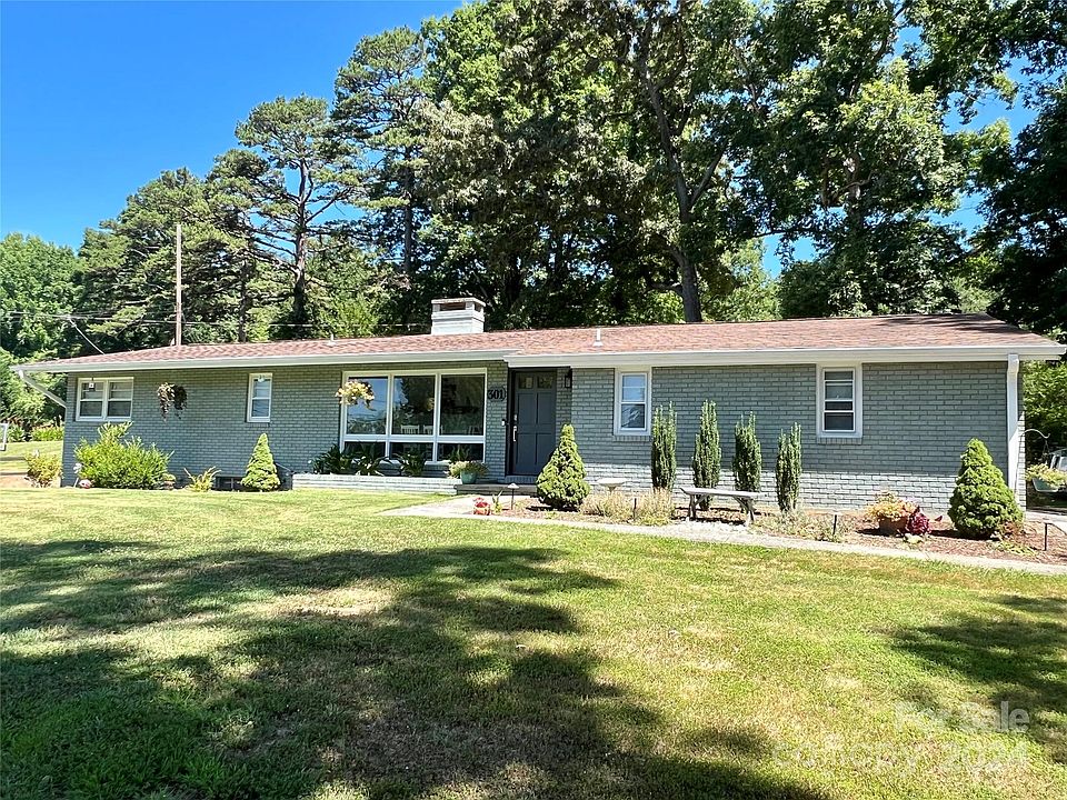 1st image of 301 Whispering Hills Dr