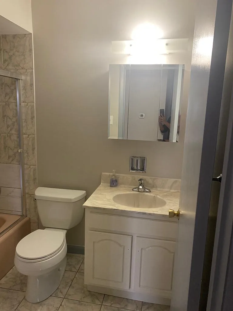 2 bed, 1053 sqft, $1,350 — Photo 2