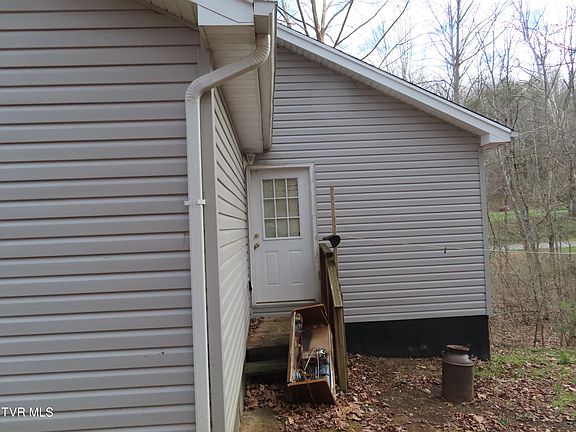 4th image of 10182 Redwood Cir