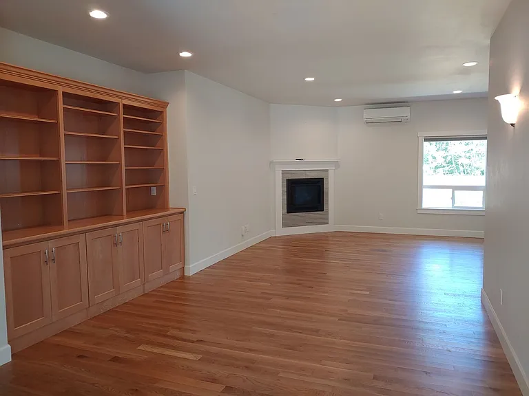 1803 Watkins Rd — Photo 3