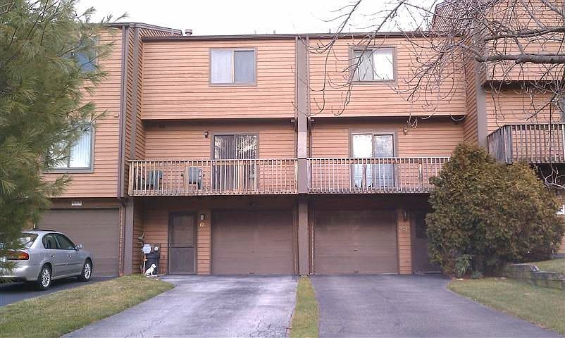 1st image of 6 E Adrian Ct