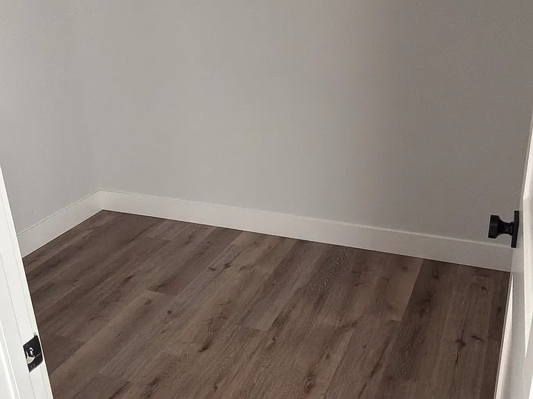 300 Dc Ln #300B — Photo 10