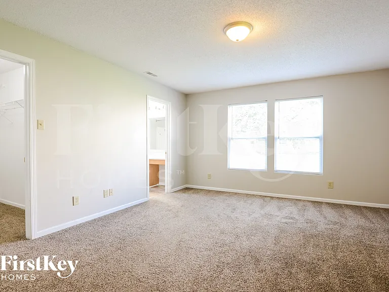 9214 Bainbridge Dr — Photo 7