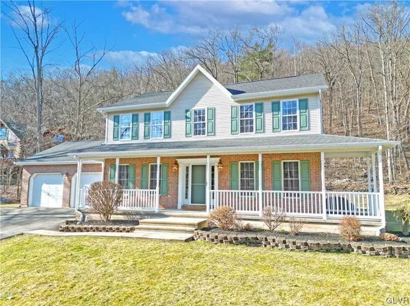 497 Lake Dr, Nesquehoning, PA 18240