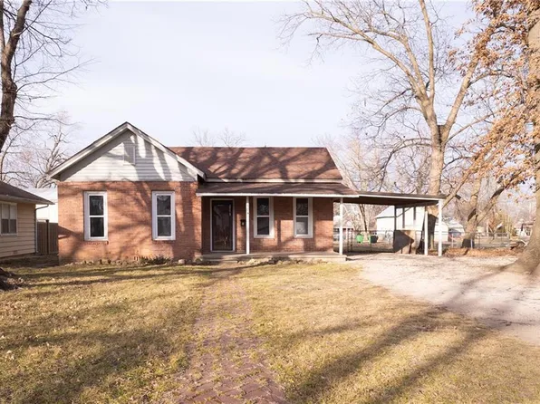 904 E 5th St, Cherryvale, KS 67335