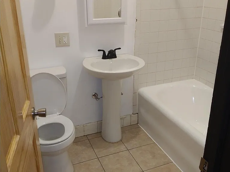 6223 S Vernon Ave — Photo 3