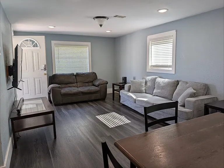 2910 Greensboro Rd — Photo 5