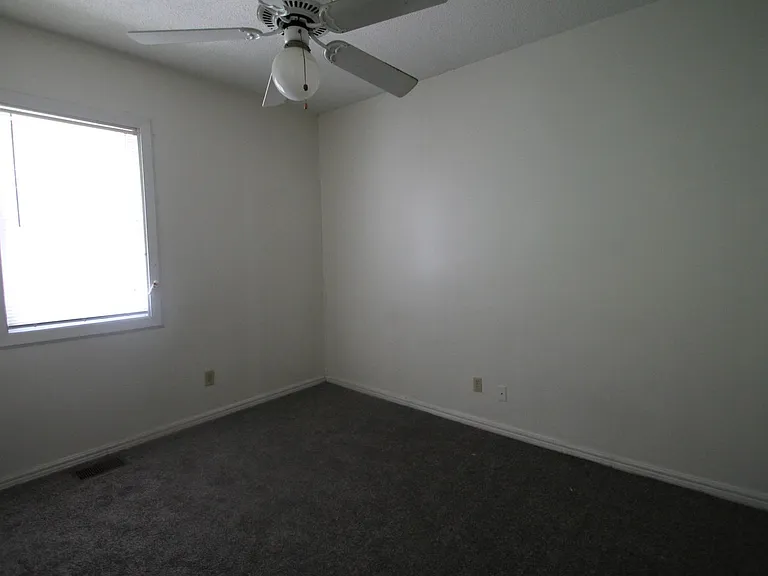 556 Flint St — Photo 21