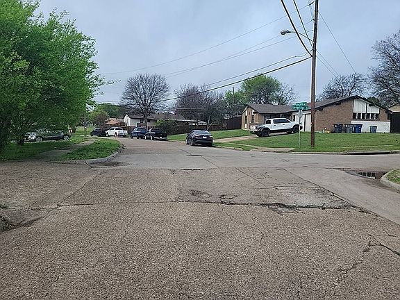 4th image of 238 Glencairn Dr