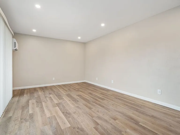 5340 Olmeda Ave — Photo 2