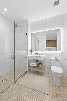 Bathroom, photo 1