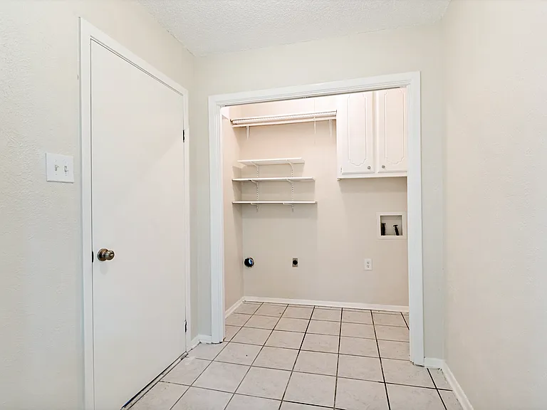 6737 Fair Meadows Dr — Photo 20