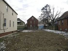 2145 Halstead Ave photo 1