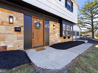 45 Tennyson Ln, Willingboro, NJ 08046