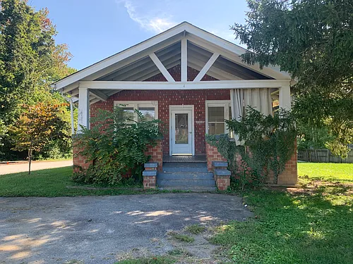 4 Pearson Ave Photo 1