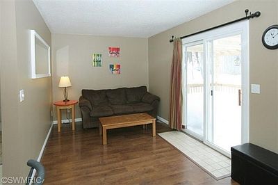 3rd image of 205 N Clarendon St