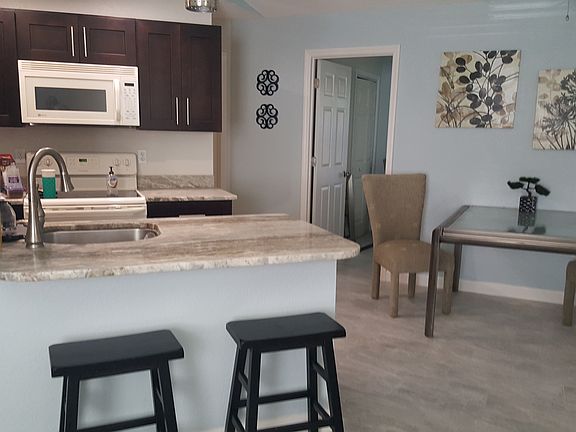 2nd image of 1162 Deer Hollow Pl