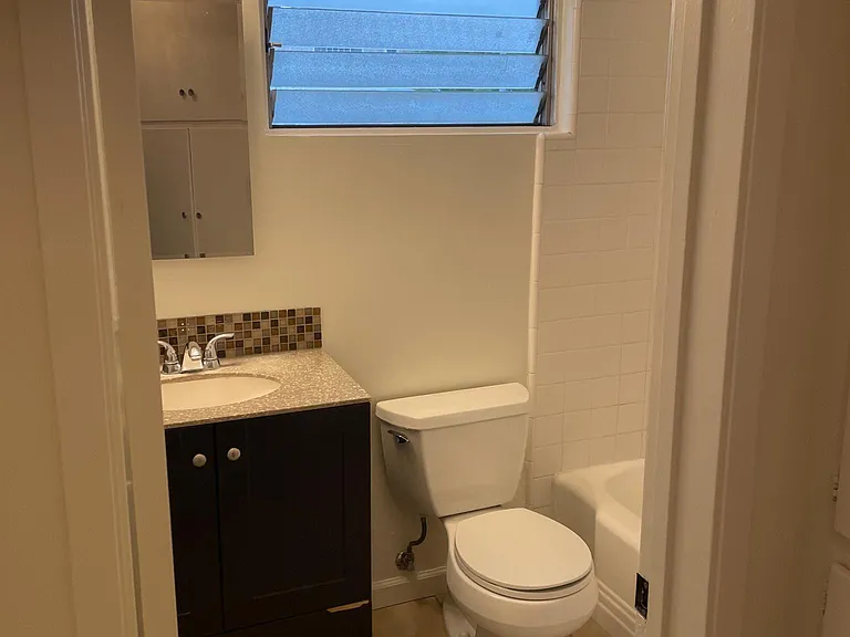 1037 Arcadia Ave — Photo 5
